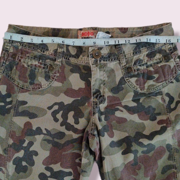 No Boundaries Green Camouflage Shorts Size Juniors 11 - Picture 7 of 9
